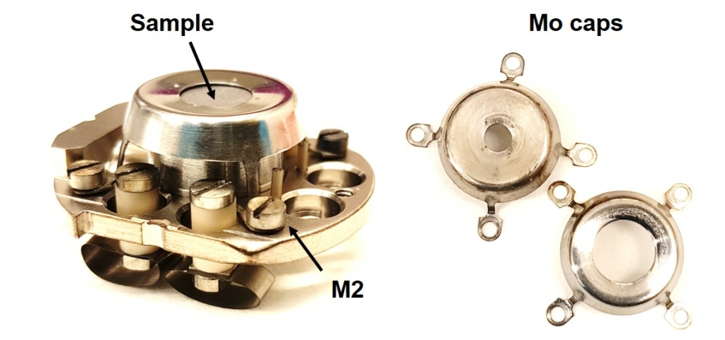 A picture of the sample holder at MAXPEEM