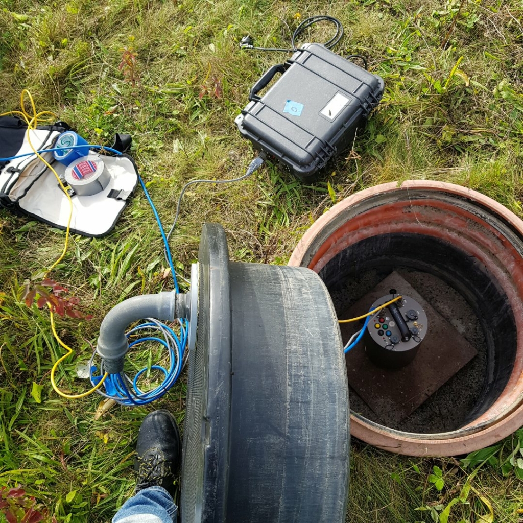 Seismometer in a well