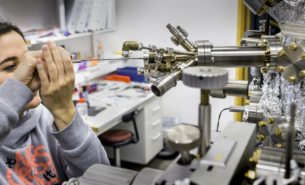 Maxpeem beamline