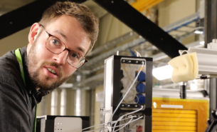 Andy Sode Anker (PI) showing the self-driving lab set-up at DanMAX experimental hutch (credit: Gabriela Kaloka/MAX IV)
